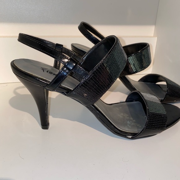 High Heels - Picture 4 of 4